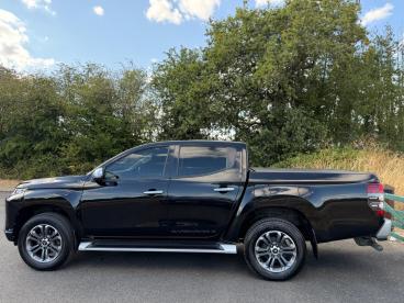 SPOTICAR Mitsubishi L200 2.2 Di-d Dc Barbarian X Auto 4wd Euro 6 (s/s) 4dr Used Car - Commercial Vehicle Diesel Black - Balsall Common - 1200622994_4
