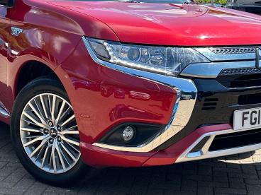 SPOTICAR Mitsubishi Outlander 2.4h Twinmotor 13.8kwh Juro Cvt 4wd Euro 6 (s/s) 5 Used Car - Suv Plug-in Hybrid Red - Tonbridge - 1200601691_4