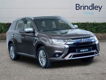 SPOTICAR Mitsubishi Outlander 2.4h Twinmotor 13.8kwh Dynamic Cvt 4wd Euro 6 (s/s Used Car - Suv Plug-in Hybrid Brown - Cannock - 1200602302_1