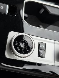 SPOTICAR Mitsubishi Outlander 2.4 22.7kwh Nativa Cvt 4wd Euro 6 (s/s) 5dr Used Car - Suv Plug-in Hybrid Red - Wantage - 1200636208_3