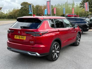 SPOTICAR Mitsubishi Outlander 2.4 22.7kwh Nativa Cvt 4wd Euro 6 (s/s) 5dr Used Car - Suv Plug-in Hybrid Red - Wantage - 1200636208_4