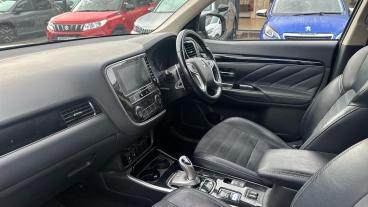 SPOTICAR Mitsubishi Outlander 2.4h Twinmotor 13.8kwh Juro Cvt 4wd Euro 6 (s/s) 5 Used Car - Suv Plug-in Hybrid Grey - Redditch - 1200636898_2