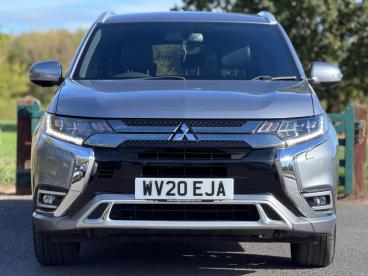 SPOTICAR Mitsubishi Outlander 2.4h Twinmotor 13.8kwh Exceed Cvt 4wd Euro 6 (s/s) Used Car - Suv Plug-in Hybrid Grey - Balsall Common - 1200637553_5