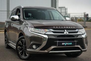 SPOTICAR Mitsubishi Outlander 2.0h 12kwh 4h Cvt 4wd Euro 6 (s/s) 5dr Used Car - Suv Plug-in Hybrid Brown - Bromsgrove - 1200637589_1