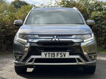 SPOTICAR Mitsubishi Outlander 2.4h Twinmotor 13.8kwh 4h Cvt 4wd Euro 6 (s/s) 5dr Used Car - Suv Plug-in Hybrid Grey - Balsall Common - 1200638910_5