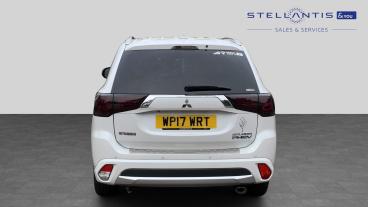 SPOTICAR Mitsubishi Outlander 2.0h 12kwh 4h Cvt 4wd Euro 6 (s/s) 5dr Used Car - Suv Plug-in Hybrid White - Walton On Thames - 1200639534_4