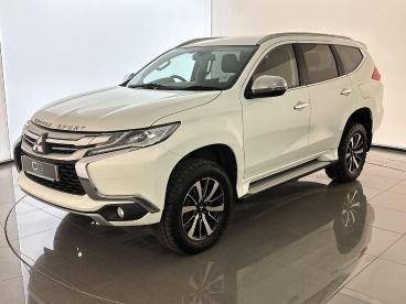 SPOTICAR Mitsubishi Shogun 2.4d 3 Auto 4wd Euro 6 5dr Used Car - Suv Diesel White - Croxdale - 1200589735_2