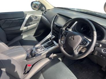 SPOTICAR Mitsubishi Shogun 2.4d 3 Auto 4wd Euro 6 5dr Used Car - Suv Diesel Grey - Cirencester - 1200632645_3