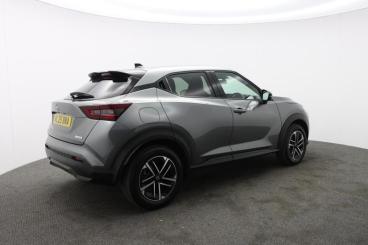 SPOTICAR Nissan Juke 1.6 N-connecta Auto Euro 6 5dr Used Car - Suv Hybrid Grey - Truro - 1200520149_3