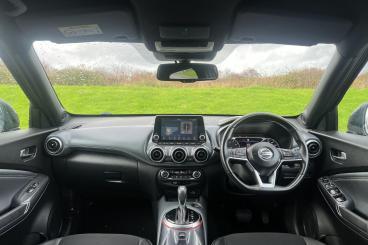 SPOTICAR Nissan Juke 1.0 Dig-t Tekna Dct Auto Euro 6 (s/s) 5dr Used Car - Suv Petrol Red - Bridgend - 1200554075_4