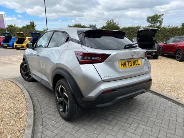 SPOTICAR Nissan Juke 1.0 Dig-t N-connecta Euro 6 (s/s) 5dr Used Car - Suv Petrol Silver - Ryde - 1200560228_4