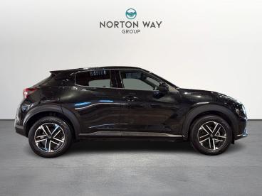 SPOTICAR Nissan Juke 1.0 Dig-t N-connecta Euro 6 (s/s) 5dr Used Car - Suv Petrol Black - Letchworth - 1200584956_5
