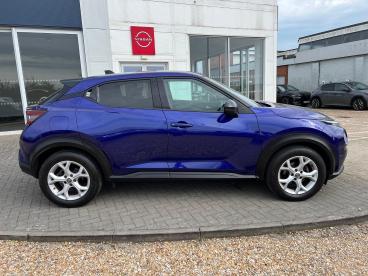 SPOTICAR Nissan Juke 1.0 Dig-t N-connecta Euro 6 (s/s) 5dr Used Car - Suv Petrol Blue - Ryde - 1200585915_3