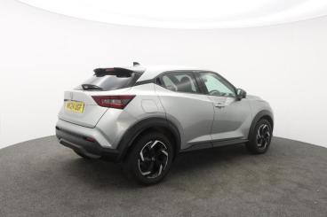 SPOTICAR Nissan Juke 1.0 Dig-t N-connecta Euro 6 (s/s) 5dr Used Car - Suv Petrol Silver - Truro - 1200589983_3