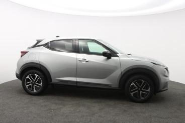 SPOTICAR Nissan Juke 1.0 Dig-t N-connecta Euro 6 (s/s) 5dr Used Car - Suv Petrol Silver - Truro - 1200590026_2
