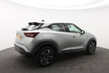 SPOTICAR Nissan Juke 1.0 Dig-t N-connecta Euro 6 (s/s) 5dr Used Car - Suv Petrol Silver - Truro - 1200590026_3