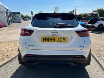 SPOTICAR Nissan Juke 1.0 Dig-t N-connecta Euro 6 (s/s) 5dr Used Car - Suv Petrol White - Ryde - 1200591820_4