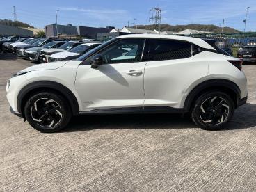 SPOTICAR Nissan Juke 1.6 N-connecta Auto Euro 6 5dr Used Car - Suv Hybrid White - Pontypridd - 1200593664_4
