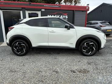 SPOTICAR Nissan Juke 1.6 N-connecta Auto Euro 6 5dr Used Car - Suv Hybrid White - Inverness - 1200598394_2