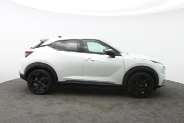SPOTICAR Nissan Juke 1.6 N-connecta Auto Euro 6 5dr Used Car - Suv Hybrid White - Truro - 1200601778_2