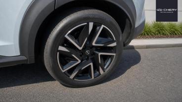SPOTICAR Nissan Juke 1.0 Dig-t Tekna+ Euro 6 (s/s) 5dr Used Car - Suv Petrol Grey - Letchworth - 1200613843_5