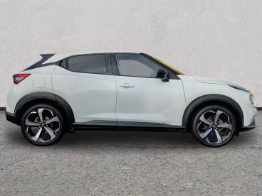 SPOTICAR Nissan Juke 1.0 Dig-t Tekna Dct Auto Euro 6 (s/s) 5dr Used Car - Suv Petrol White - Cheltenham - 1200618521_5
