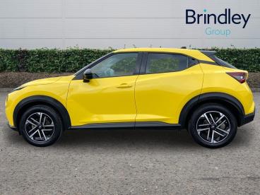 SPOTICAR Nissan Juke 1.6 N-connecta Auto Euro 6 5dr Used Car - Suv Hybrid Yellow - Cannock - 1200618939_5