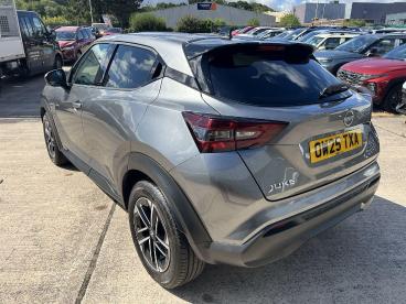 SPOTICAR Nissan Juke 1.0 Dig-t N-connecta Euro 6 (s/s) 5dr Used Car - Suv Petrol Silver - Pontypridd - 1200624738_5