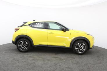 SPOTICAR Nissan Juke 1.6 N-connecta Auto Euro 6 5dr Used Car - Suv Hybrid Yellow - Truro - 1200636239_2