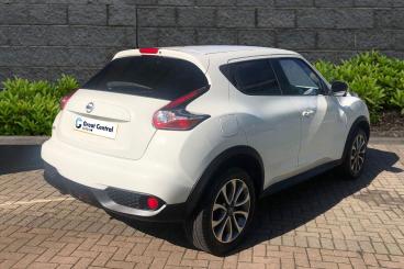 SPOTICAR Nissan Juke 1.6 Tekna Euro 6 5dr Used Car - Suv Petrol White - Rugby - 1200636512_5
