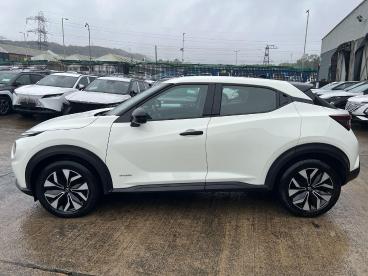 SPOTICAR Nissan Juke 1.6 Acenta Premium Auto Euro 6 5dr Used Car - Suv Hybrid White - Pontypridd - 1200640580_4