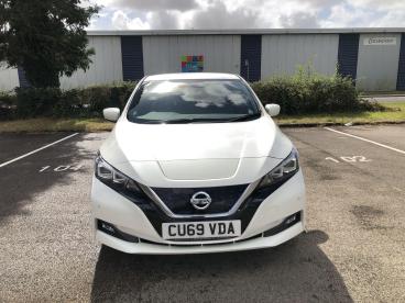 SPOTICAR Nissan Leaf 40kwh Tekna Auto 5dr Used Car - Saloon Electric White - Bridgend - 1200539085_2