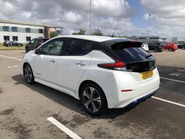 SPOTICAR Nissan Leaf 40kwh Tekna Auto 5dr Used Car - Saloon Electric White - Bridgend - 1200539085_5