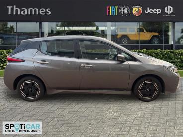 SPOTICAR Nissan Leaf 39kwh Acenta Auto 5dr Used Car - Saloon Electric Grey - Tunbridge Wells - 1200570856_2