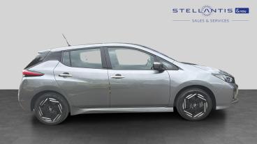 SPOTICAR Nissan Leaf 39kwh Acenta Auto 5dr Used Car - Saloon Electric Grey - Leicester - 1200603597_2