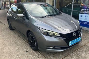 SPOTICAR Nissan Leaf 39kwh N-connecta Auto 5dr Used Car - Saloon Electric Grey - Farningham - 1200627418_5