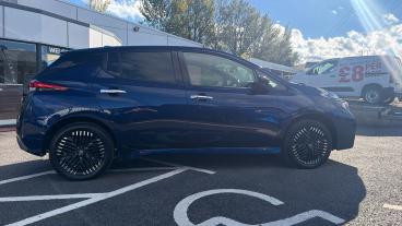 SPOTICAR Nissan Leaf 59kwh E+ Tekna Auto 5dr Used Car - Saloon Electric Blue - Redditch - 1200635389_5