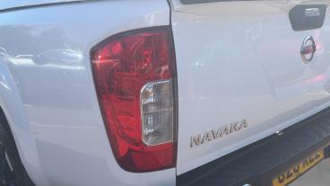 SPOTICAR Nissan Navara 2.3 Dci Tekna Auto 4wd Euro 6 4dr Used Car - Commercial Vehicle Diesel White - Leicester - 1200616850_5