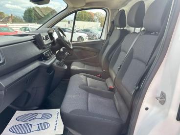 SPOTICAR Nissan Primastar 2.0 Dci 30 Visia L2 H1 Euro 6 (s/s) 5dr Used Car - Commercial Vehicle Diesel White - Billinghay - 1200543749_3