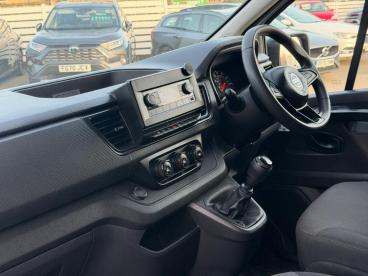 SPOTICAR Nissan Primastar 2.0 Dci 30 Visia L2 H1 Euro 6 (s/s) 5dr Used Car - Commercial Vehicle Diesel White - Billinghay - 1200578616_3