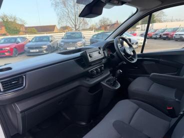 SPOTICAR Nissan Primastar 2.0 Dci 30 Visia L2 H1 Euro 6 (s/s) 5dr Used Car - Commercial Vehicle Diesel White - Billinghay - 1200578616_4
