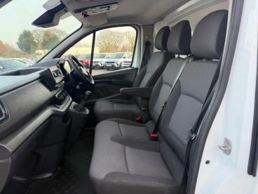 SPOTICAR Nissan Primastar 2.0 Dci 30 Visia L2 H1 Euro 6 (s/s) 5dr Used Car - Commercial Vehicle Diesel White - Billinghay - 1200578616_5