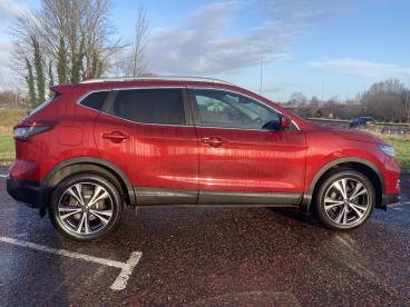 SPOTICAR Nissan Qashqai 1.5 Dci N-connecta Euro 6 (s/s) 5dr Used Car - Suv Diesel Red - Portadown - 1200515242_4