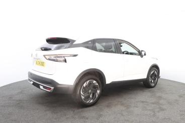 SPOTICAR Nissan Qashqai 1.3 Dig-t Mhev N-connecta Euro 6 (s/s) 5dr Used Car - Suv Hybrid White - Truro - 1200535393_3