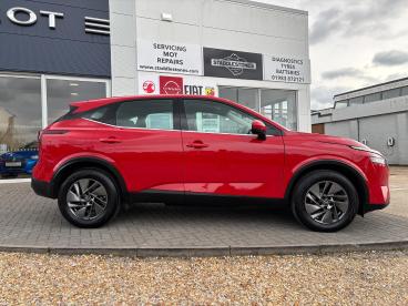 SPOTICAR Nissan Qashqai 1.3 Dig-t Mhev Acenta Premium Euro 6 (s/s) 5dr Used Car - Suv Hybrid Red - Ryde - 1200543045_3