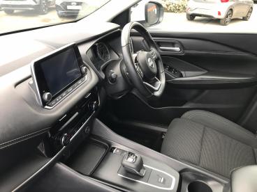 SPOTICAR Nissan Qashqai 1.3 Dig-t Mhev Acenta Premium Xtron Euro 6 (s/s) 5 Used Car - Suv Hybrid White - Bangor - 1200549226_5