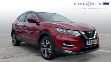 SPOTICAR Nissan Qashqai 1.2 Dig-t N-connecta Euro 6 (s/s) 5dr Used Car - Suv Petrol Red - Preston - 1200549570_1