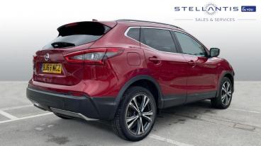 SPOTICAR Nissan Qashqai 1.2 Dig-t N-connecta Euro 6 (s/s) 5dr Used Car - Suv Petrol Red - Preston - 1200549570_3