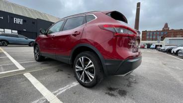SPOTICAR Nissan Qashqai 1.2 Dig-t N-connecta Euro 6 (s/s) 5dr Used Car - Suv Petrol Red - Preston - 1200549570_5