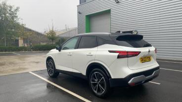 SPOTICAR Nissan Qashqai 1.3 Dig-t Mhev Tekna Euro 6 (s/s) 5dr Used Car - Suv Hybrid White - Maidstone - 1200550519_5